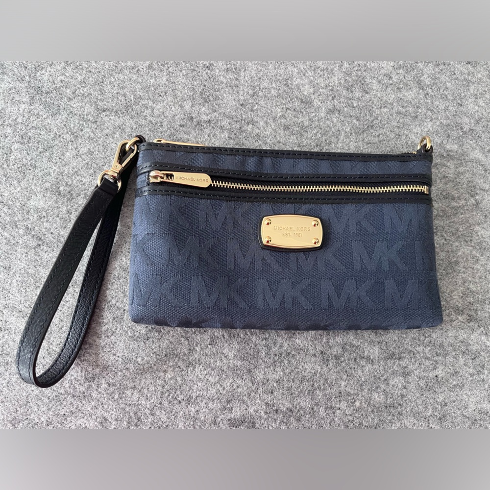 Michael Kors wristlet